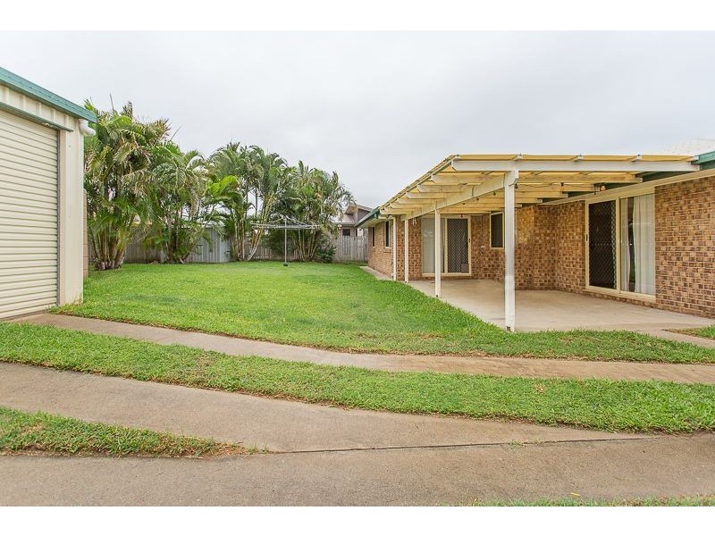 4 Sunseeker Court, Blacks Beach QLD 4740