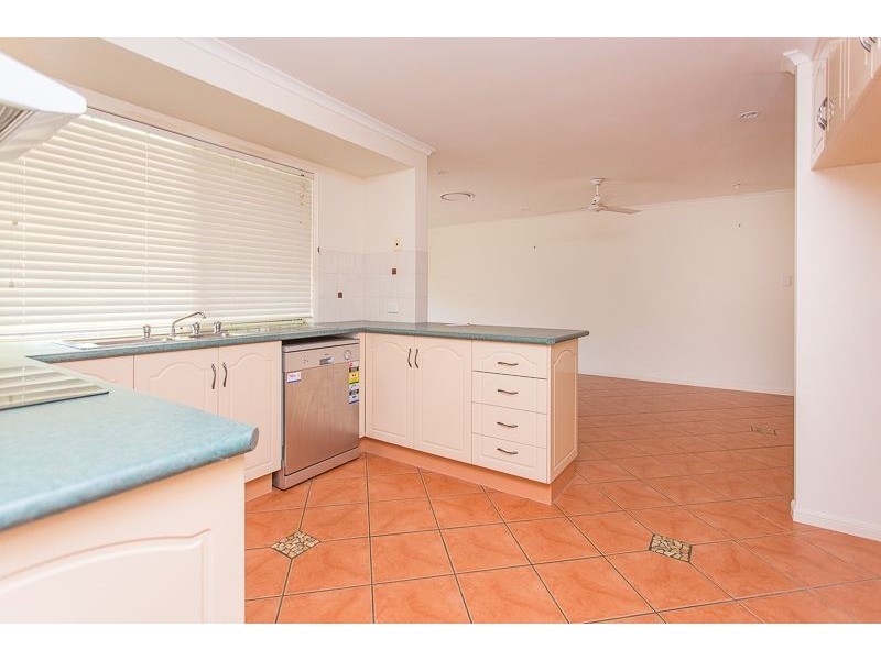 4 Sunseeker Court, Blacks Beach QLD 4740