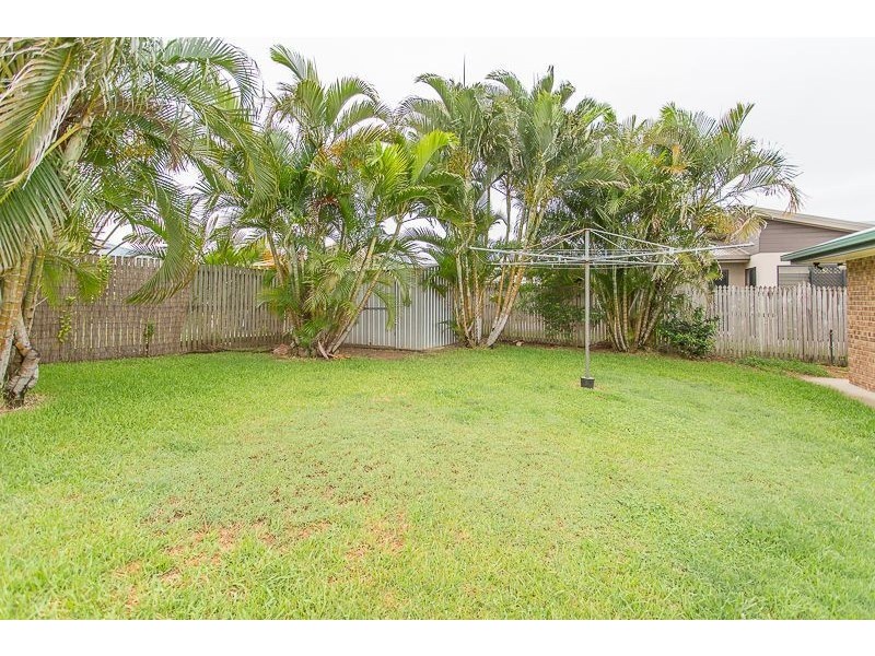 4 Sunseeker Court, Blacks Beach QLD 4740