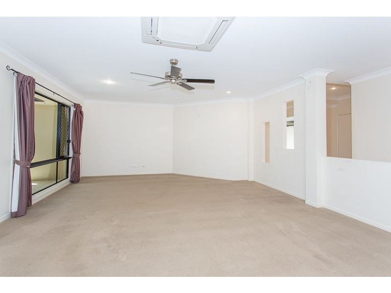 4 Mark Crescent, Glenella QLD 4740