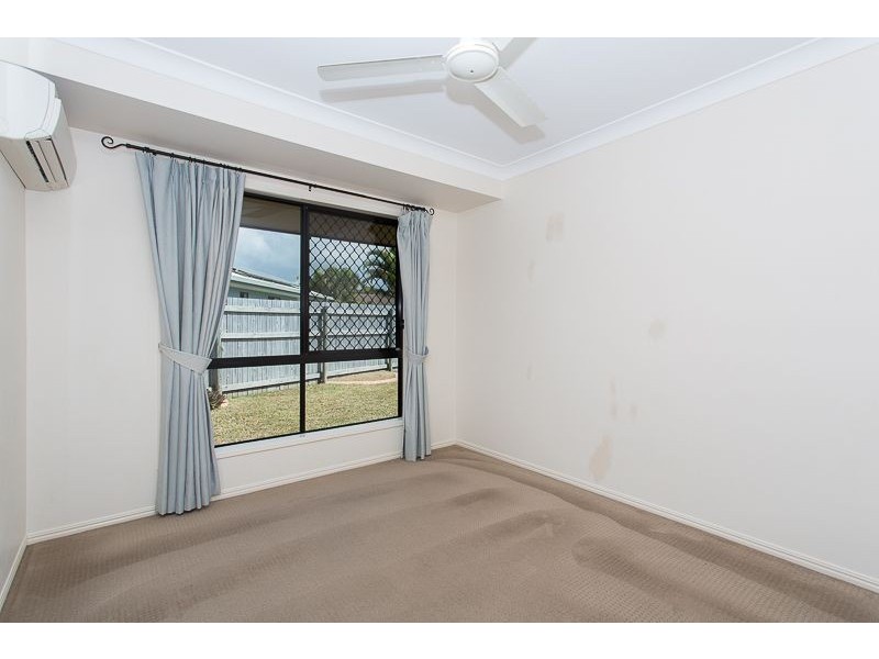 4 Mark Crescent, Glenella QLD 4740
