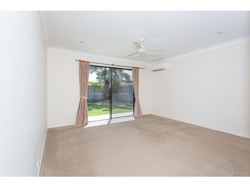4 Mark Crescent, Glenella QLD 4740