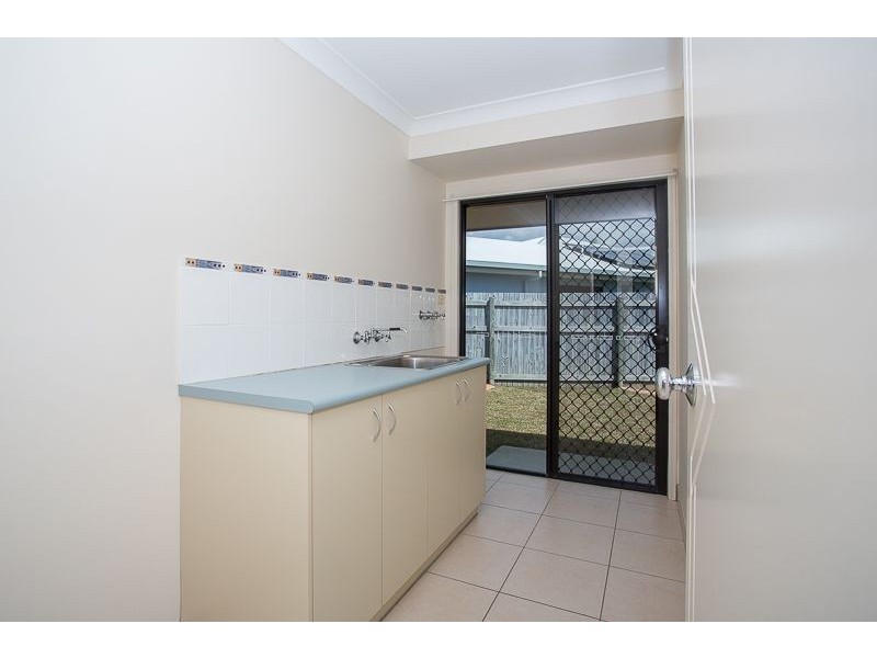 4 Mark Crescent, Glenella QLD 4740
