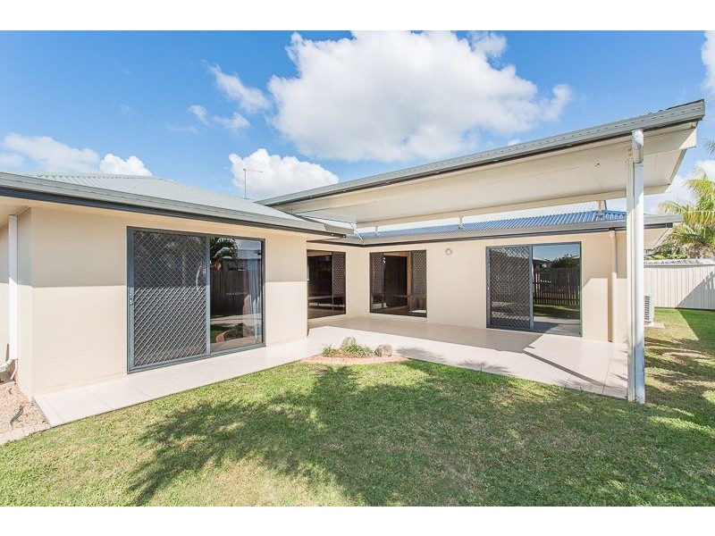 4 Mark Crescent, Glenella QLD 4740