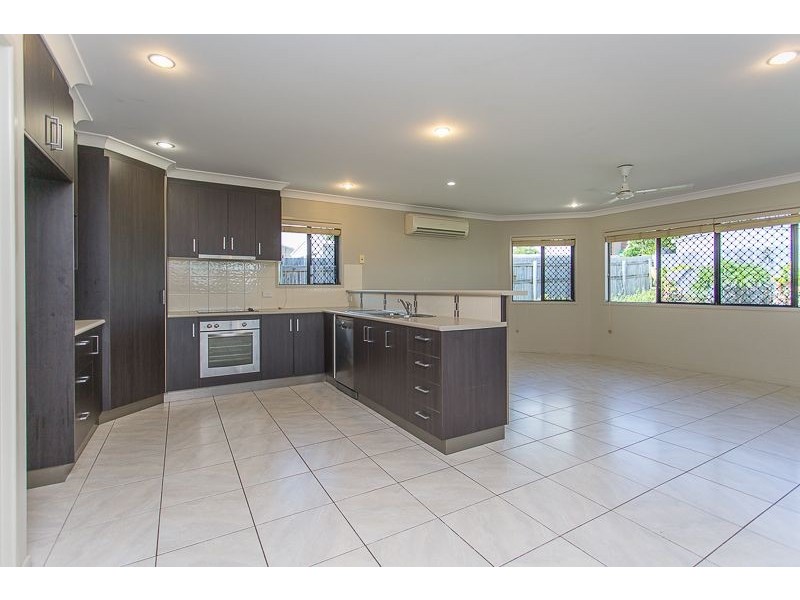50 O’Brien Esplanade, Shoal Point QLD 4750