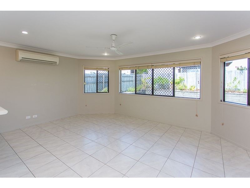 50 O’Brien Esplanade, Shoal Point QLD 4750