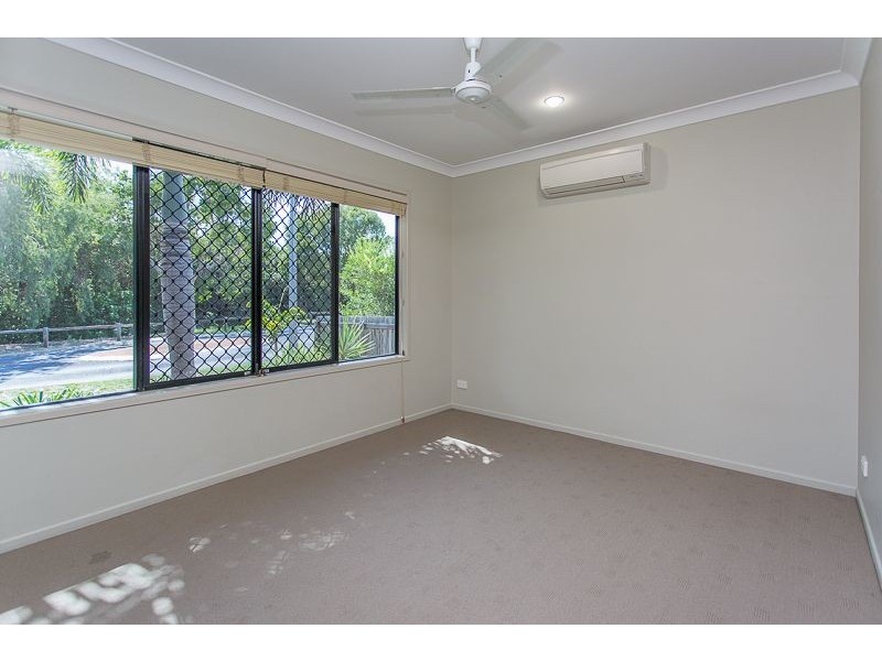 50 O’Brien Esplanade, Shoal Point QLD 4750