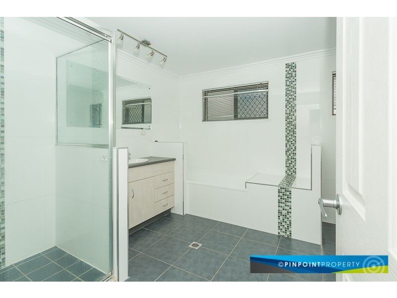 6 Normanby Court, Mount Pleasant QLD 4740