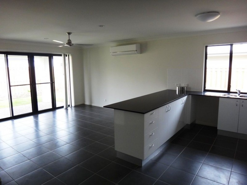 93 Scarborough Circuit, Blacks Beach QLD 4740