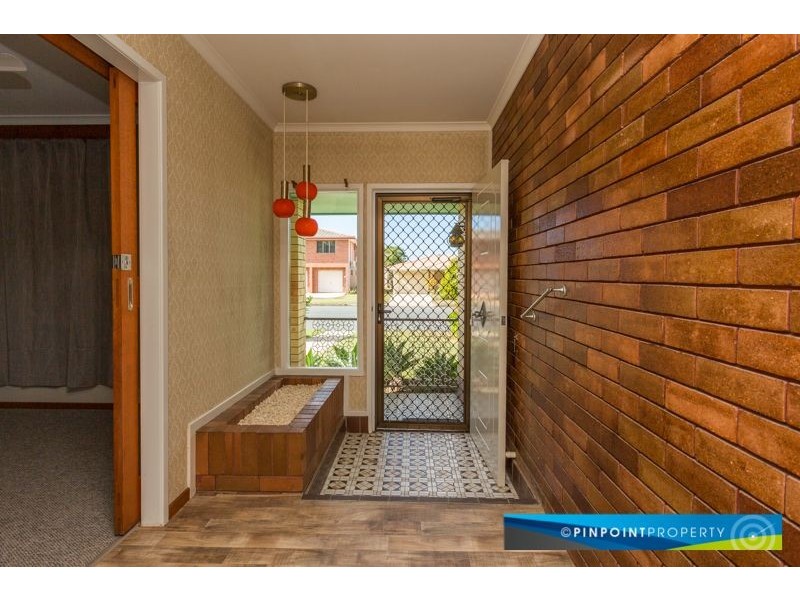 2 Barton Street, West Mackay QLD 4740