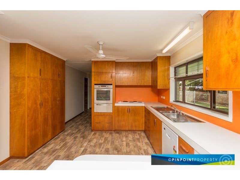 2 Barton Street, West Mackay QLD 4740
