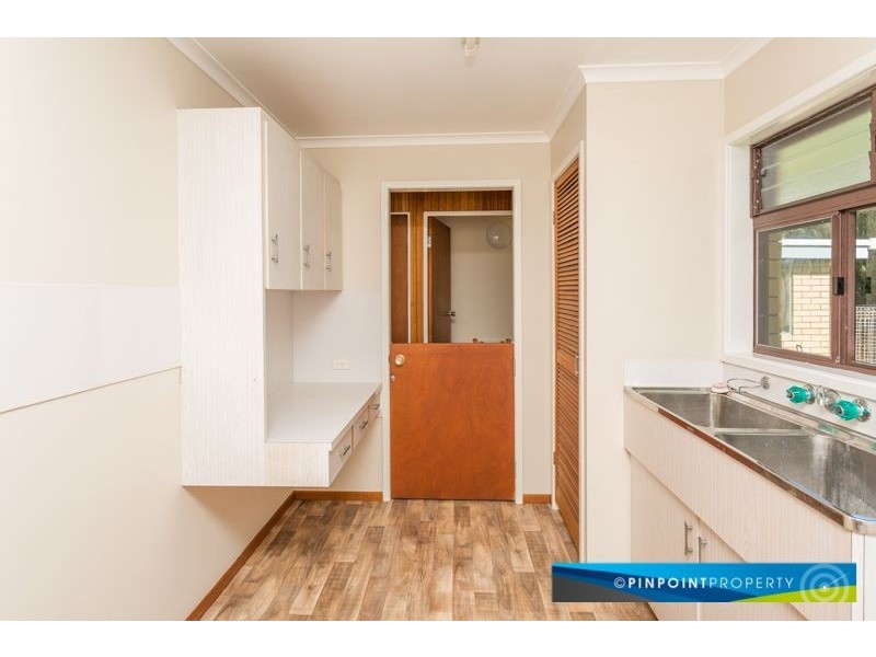 2 Barton Street, West Mackay QLD 4740