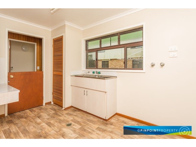 2 Barton Street, West Mackay QLD 4740