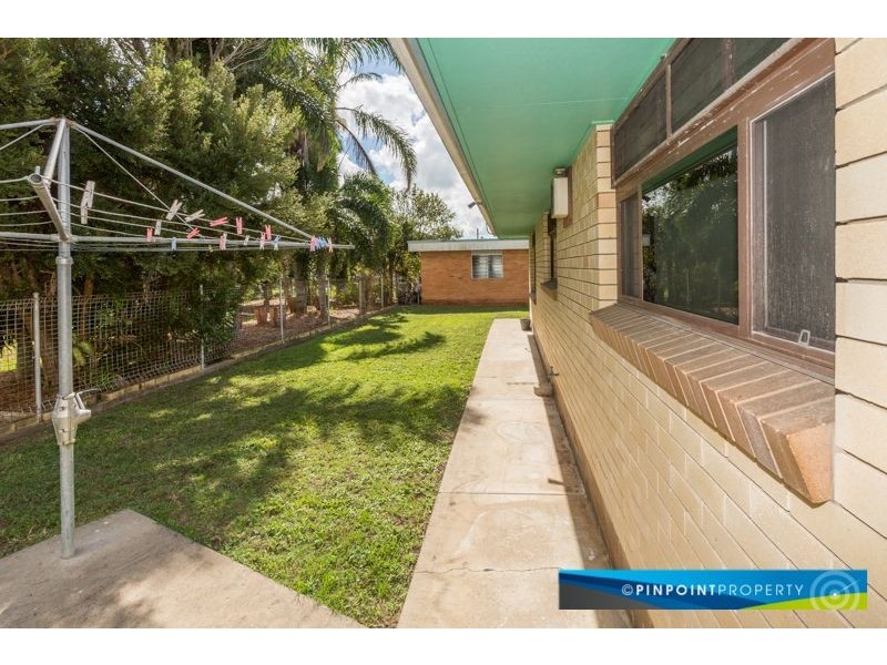2 Barton Street, West Mackay QLD 4740