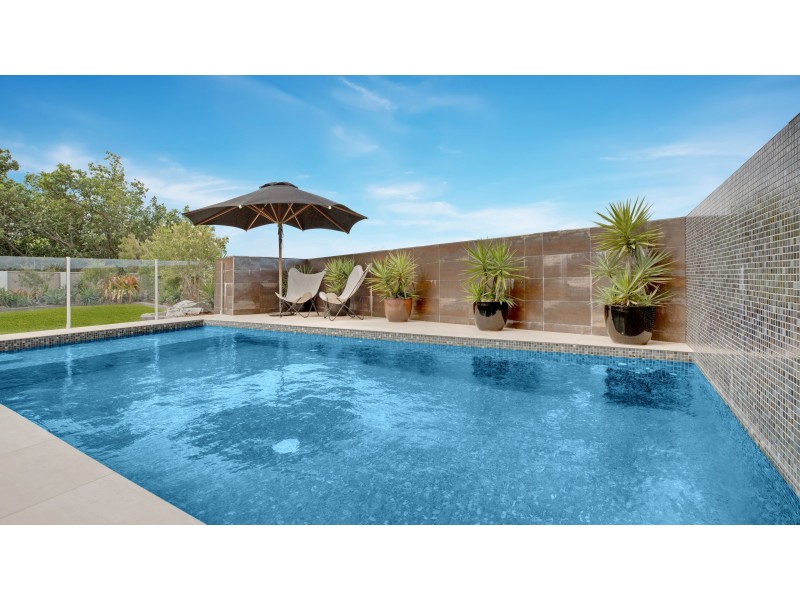 24 Reef Parade, East Mackay QLD 4740