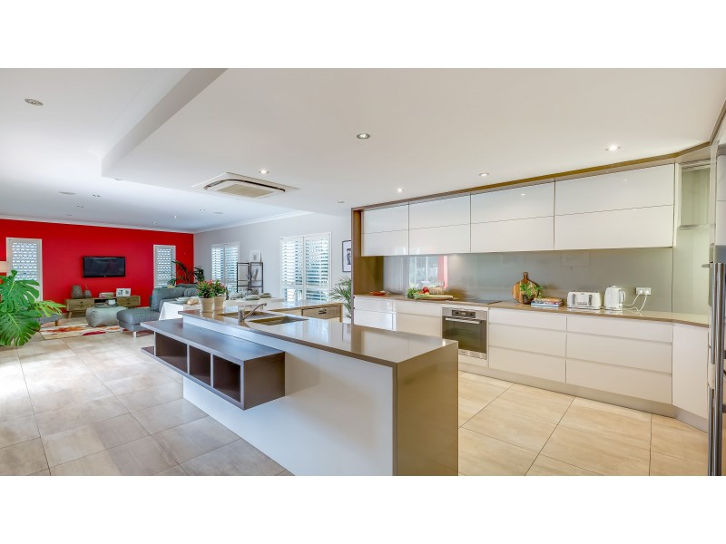 24 Reef Parade, East Mackay QLD 4740