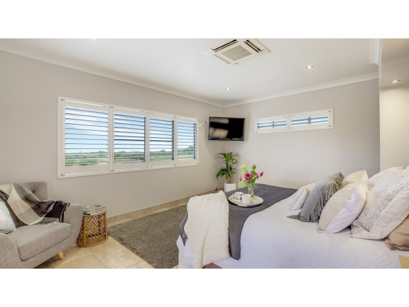 24 Reef Parade, East Mackay QLD 4740