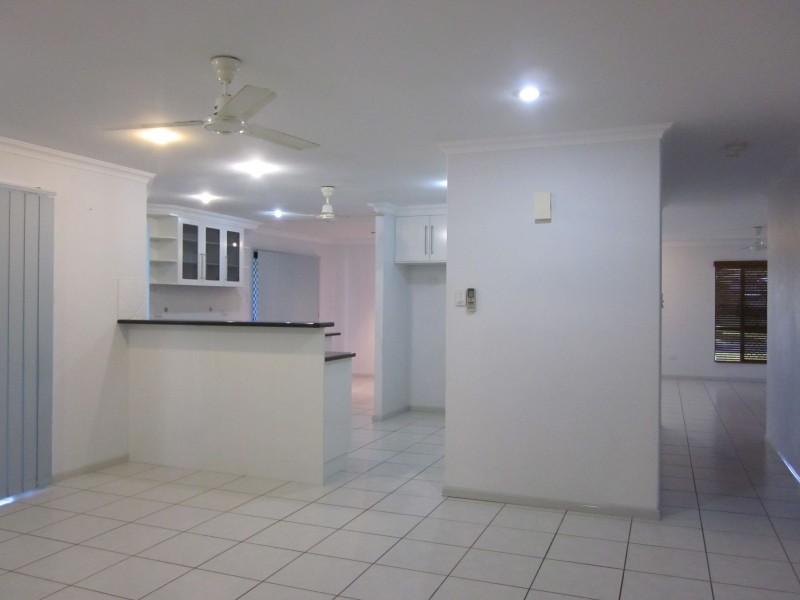 21 Murrays Road, Glenella QLD 4740