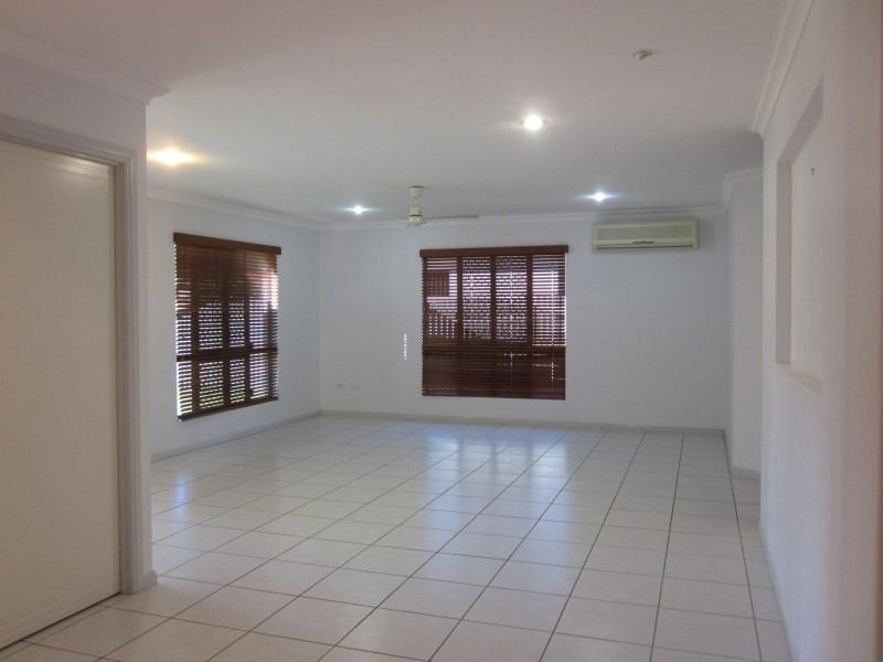 21 Murrays Road, Glenella QLD 4740