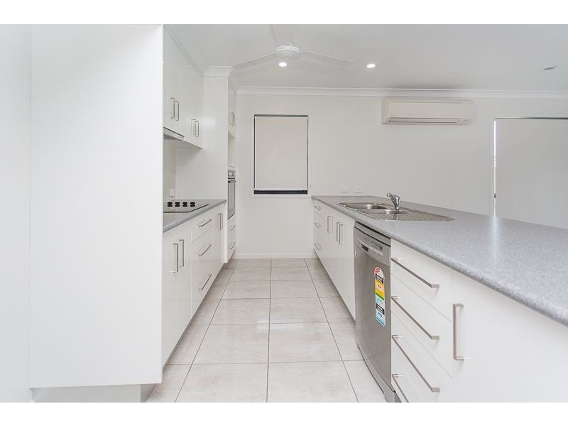 17 Lockyer Court, Rural View QLD 4740