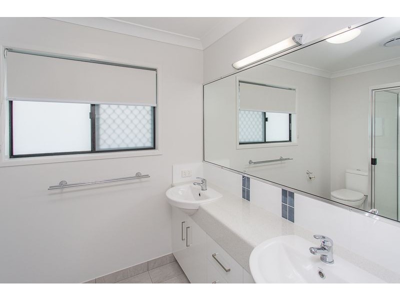 17 Lockyer Court, Rural View QLD 4740