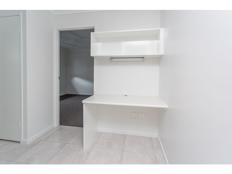 17 Lockyer Court, Rural View QLD 4740