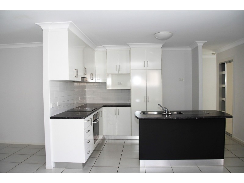 38 Village Circuit, Eimeo QLD 4740