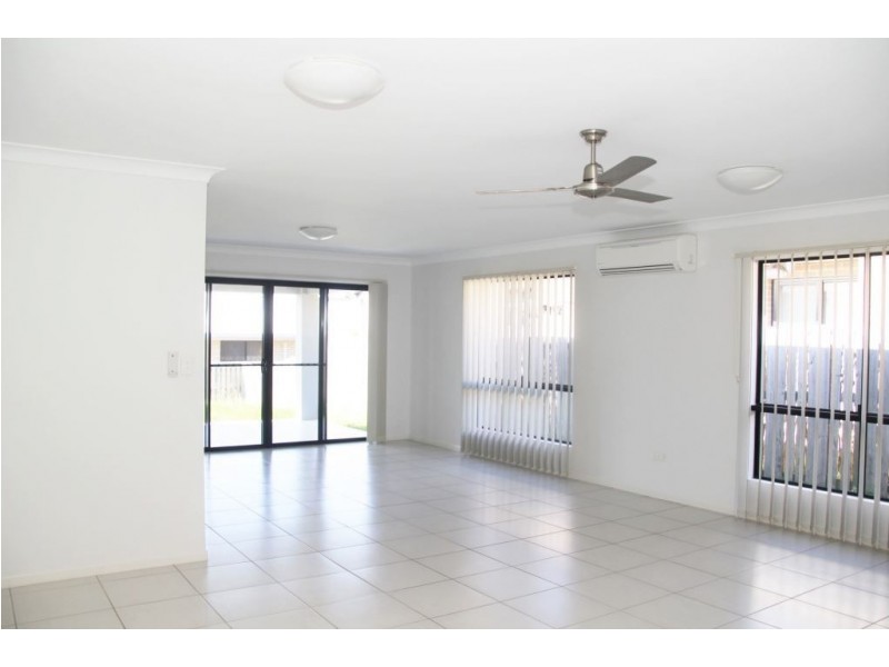 38 Village Circuit, Eimeo QLD 4740