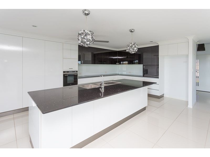 3 Froghollow Drive, Ooralea QLD 4740