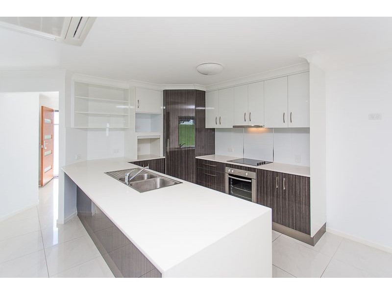 1 Froghollow Drive, Ooralea QLD 4740