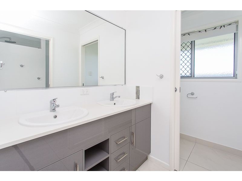 1 Froghollow Drive, Ooralea QLD 4740