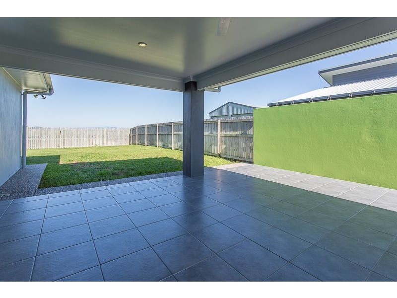 1 Froghollow Drive, Ooralea QLD 4740