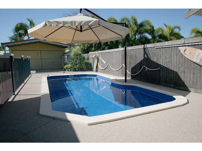 60 Bradman Drive, Glenella QLD 4740