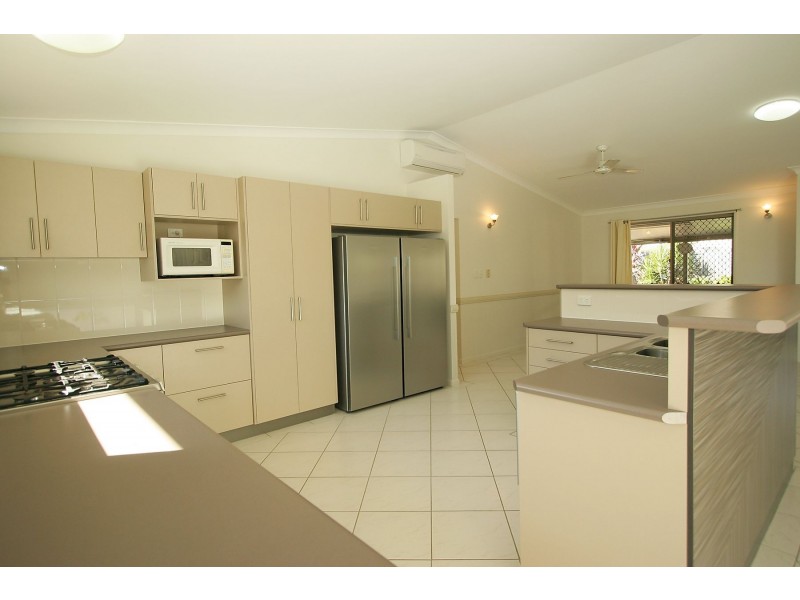 60 Bradman Drive, Glenella QLD 4740