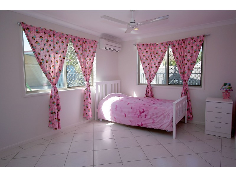 60 Bradman Drive, Glenella QLD 4740