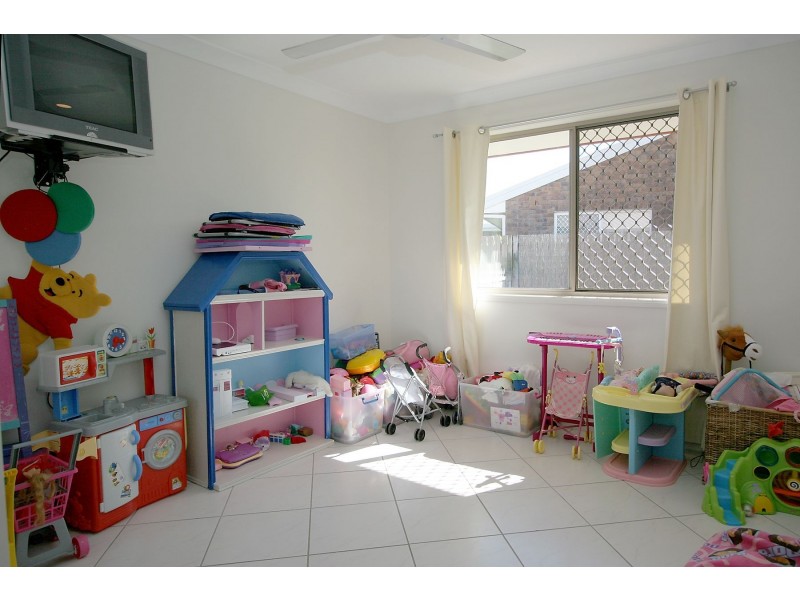 60 Bradman Drive, Glenella QLD 4740