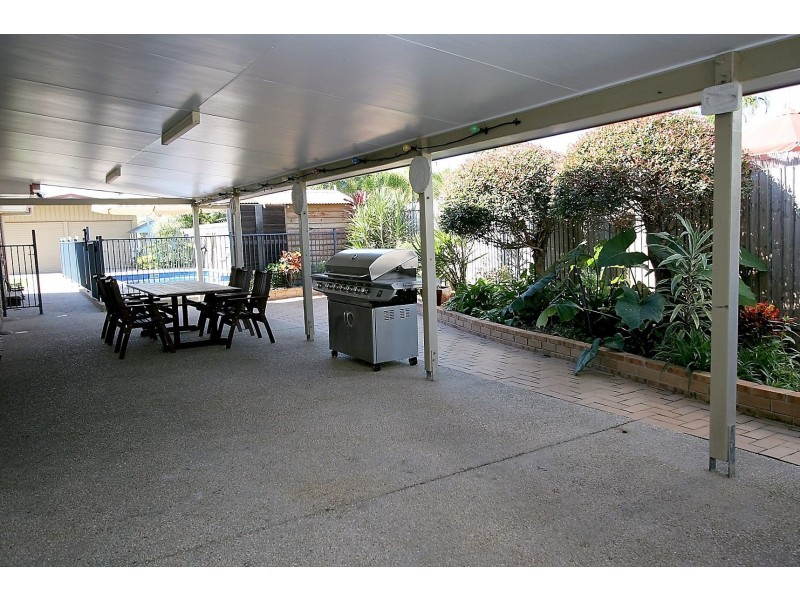 60 Bradman Drive, Glenella QLD 4740