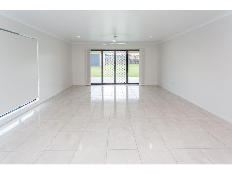 17 Lockyer Court, Rural View QLD 4740