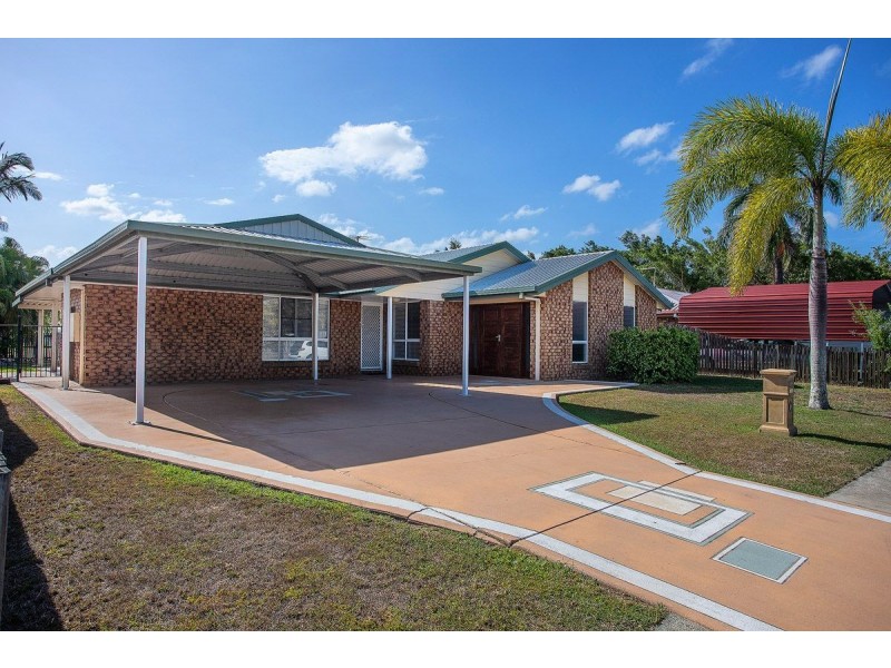 100 Broomdykes Drive, Beaconsfield QLD 4740