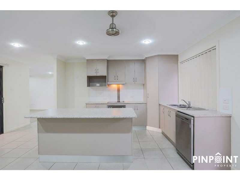 18 Village Circuit, Eimeo QLD 4740