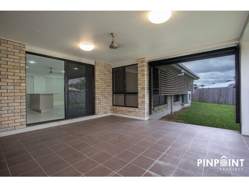 18 Village Circuit, Eimeo QLD 4740