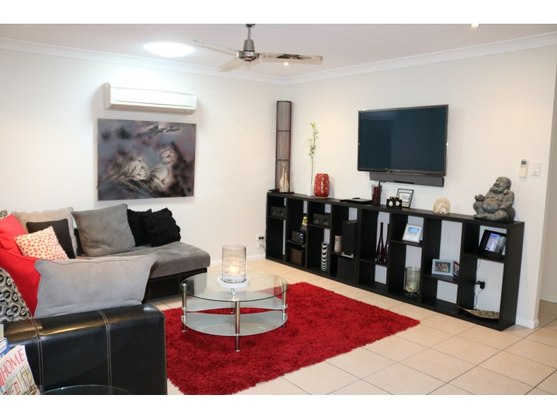 8 Turtle Place, Blacks Beach QLD 4740