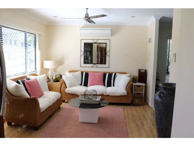 8 Turtle Place, Blacks Beach QLD 4740