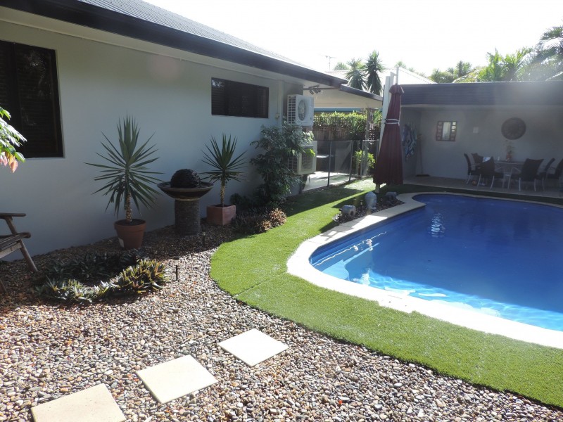 8 Turtle Place, Blacks Beach QLD 4740
