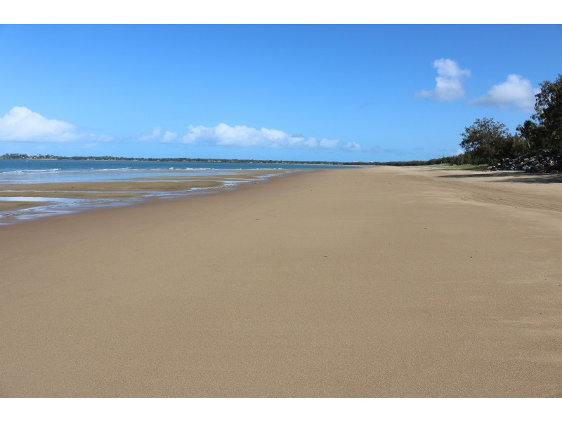 8 Turtle Place, Blacks Beach QLD 4740