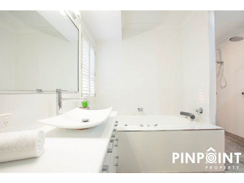 4 Wilcox Street, Eimeo QLD 4740
