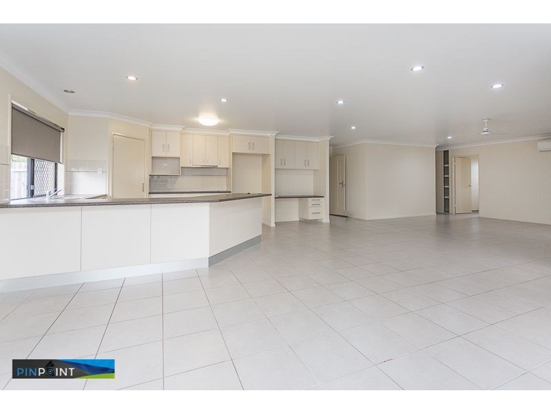 10 Herbert Way, Rural View QLD 4740