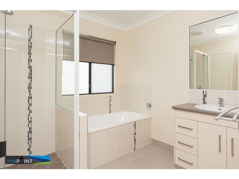 10 Herbert Way, Rural View QLD 4740
