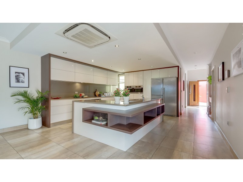 24 Reef Parade, East Mackay QLD 4740