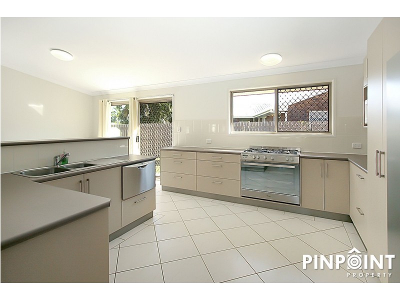 60 Bradman Drive, Glenella QLD 4740